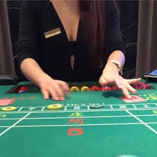 police Diamond Roulette Room